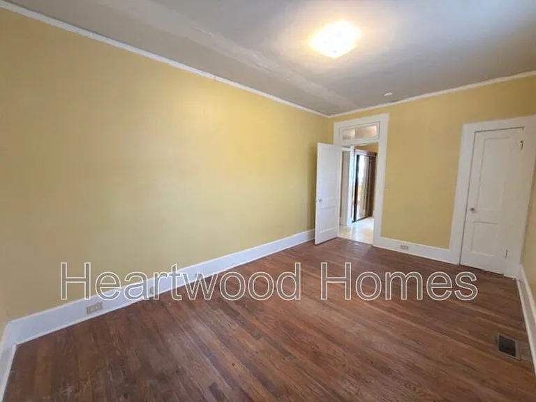 1408 Victoria St — Photo 17