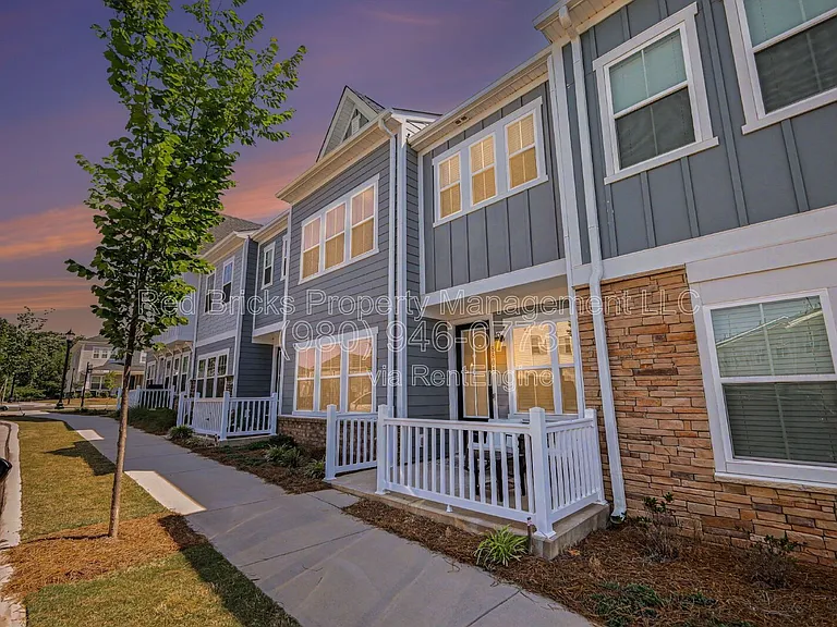 8809 Arrington Hall Dr — Photo 4