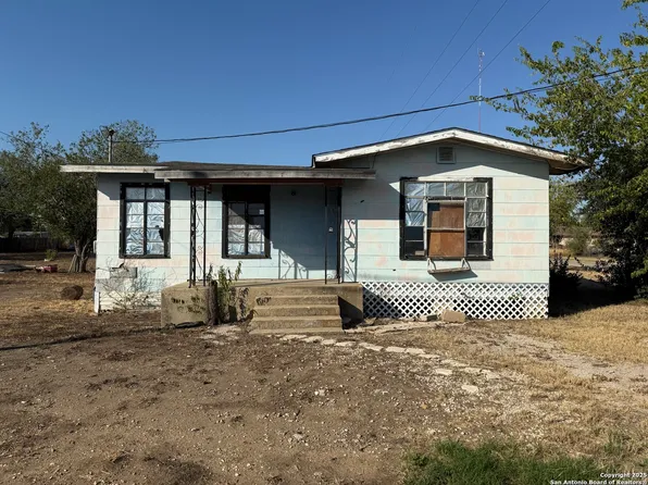 2016 Brown, Jourdanton, TX 78026