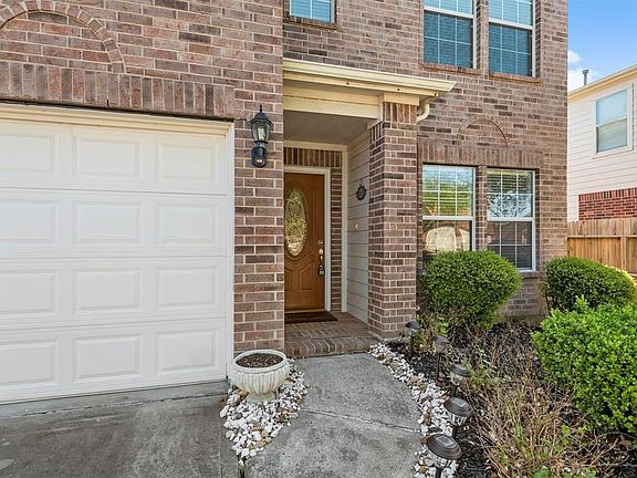3rd image of 4714 Glencastle Ct