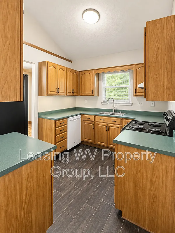4 bed, 3.0 bath, 1500 sqft, $1,750 — Photo 3