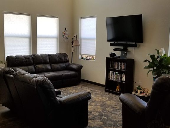 Living room 3