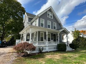 48 Cedar St, Branford, CT