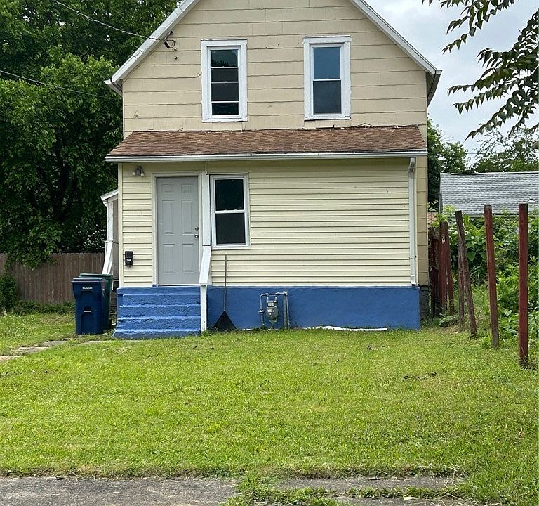 1st image of 220 24th St