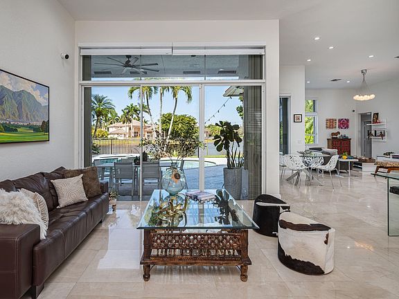 5th image of 262 Egret Way