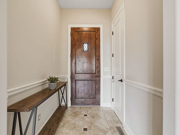 4th image of 2929 N Pepper Ridge Ct