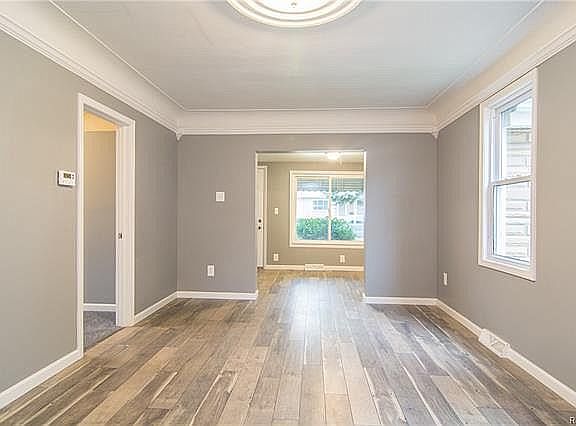 5th image of 26304 Osmun Ave