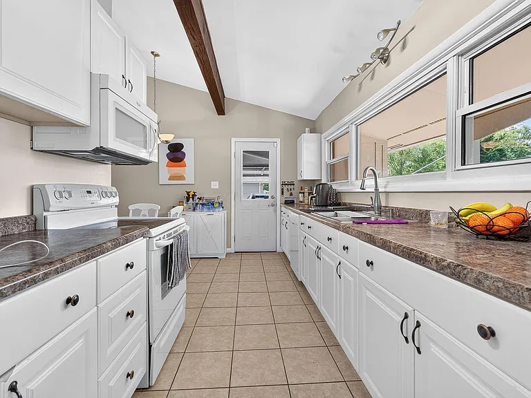3900 Schirtzinger Rd — Photo 14