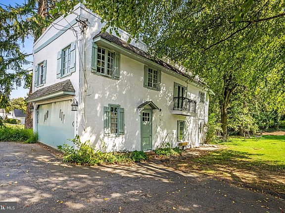 2nd image of 1903 Old Court Rd