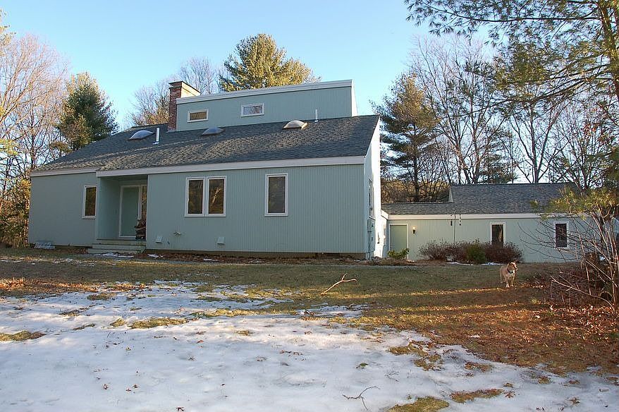 2nd image of 817 Concord St