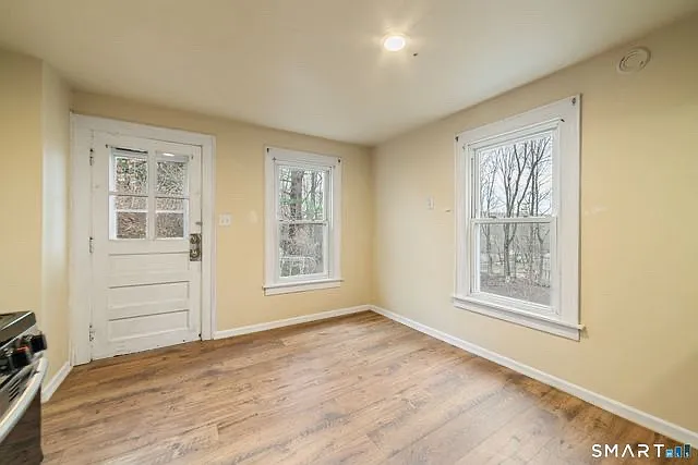 9 Rockland Ave — Photo 5