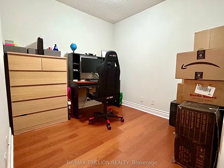 78 Harrison Garden Blvd #1014 — Photo 20
