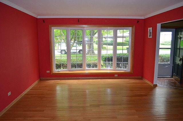 2nd image of 39 Roxbury Ln