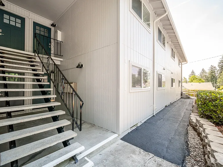 3202 E Mill Plain Blvd — Photo 9
