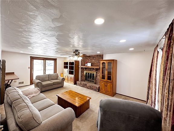 5th image of 151 Stone Quarry Rd