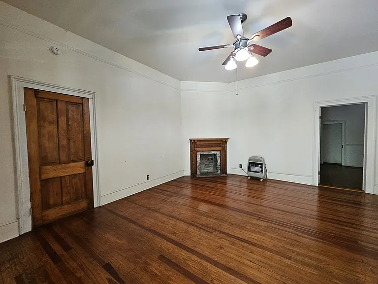106 NW 3rd Ave #1 — Photo 3