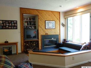 10 Ivy Glen Ln, Wintergreen, VA 22958