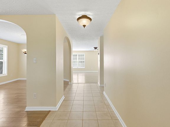 5th image of 3084 Majestic View Walk