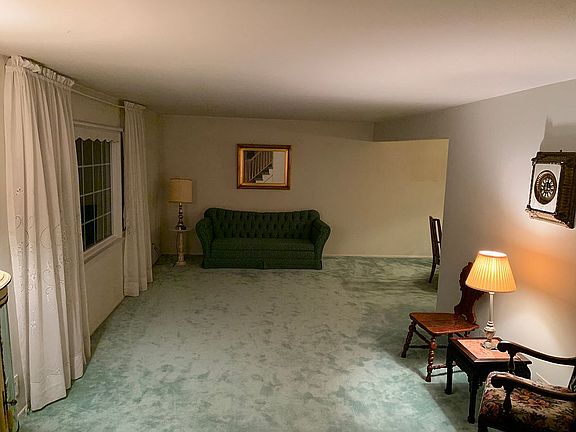 Spacious Livingroom