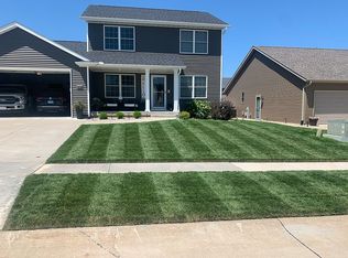 404 Meadow Brook Ln, Colona, IL 61241