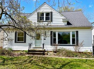 1580 Brainard Rd, Lyndhurst, OH 44124