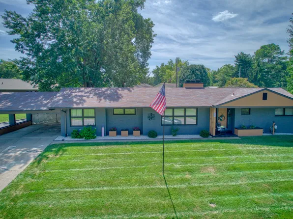 631 Indian Hill Dr, Herrin, IL 62948