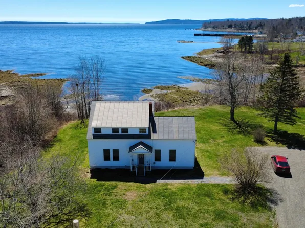 71 E Main Street, Searsport, ME 04974