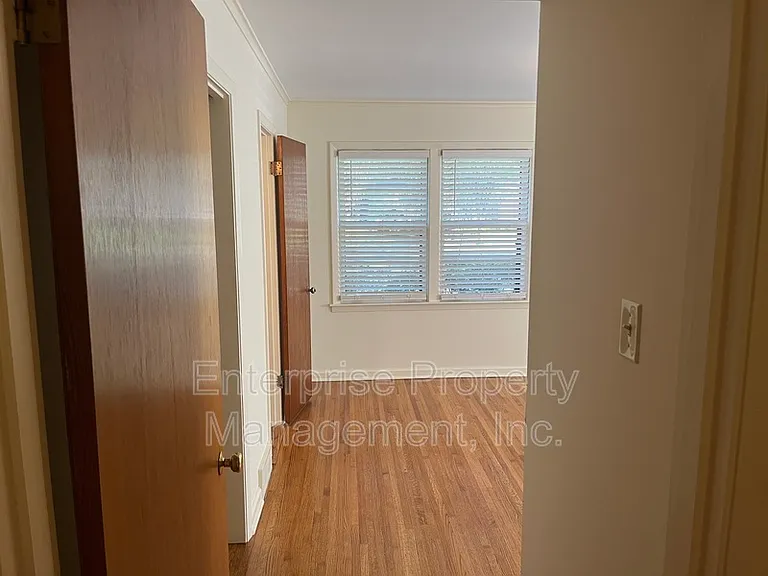 5081 Whitehall Ave — Photo 21