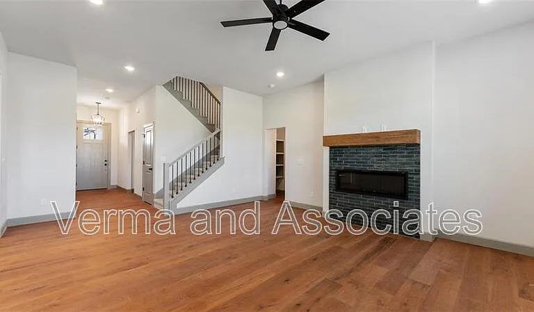 1221 Mammoth St — Photo 45