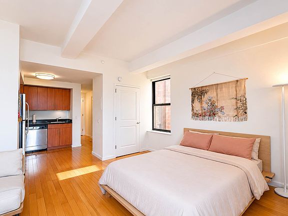 3rd image of 20 West St APT 32H
