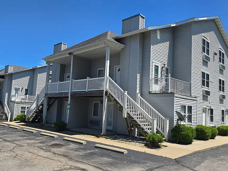 316 E Davis St #C — Photo 26
