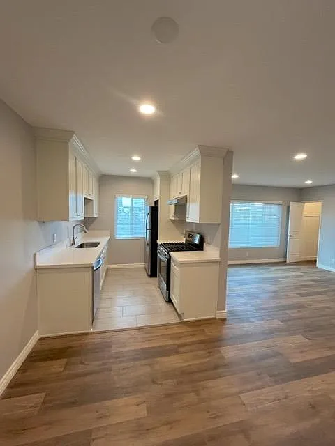 1 bed, 950 sqft, $1,995 — Photo 2