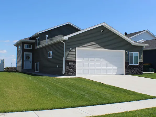 6746 Joseph St, Horace, ND 58047