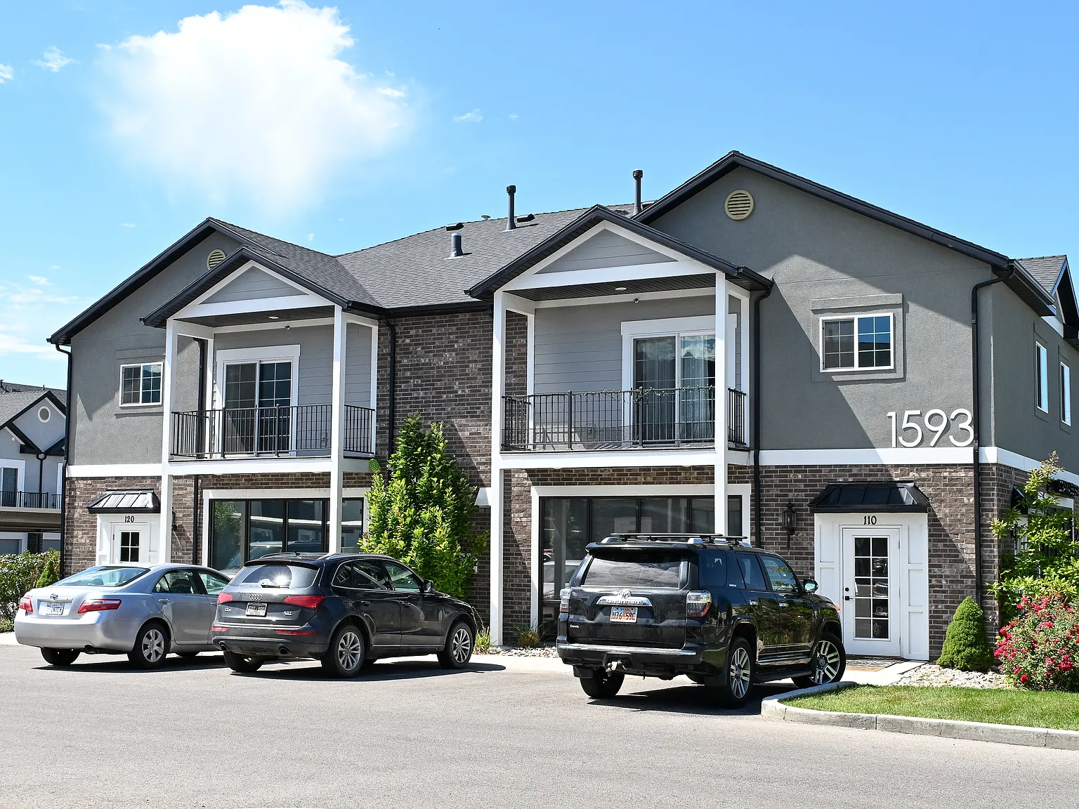 3 bed, 2.0 bath, 1323 sqft, $1,525 — Photo 1
