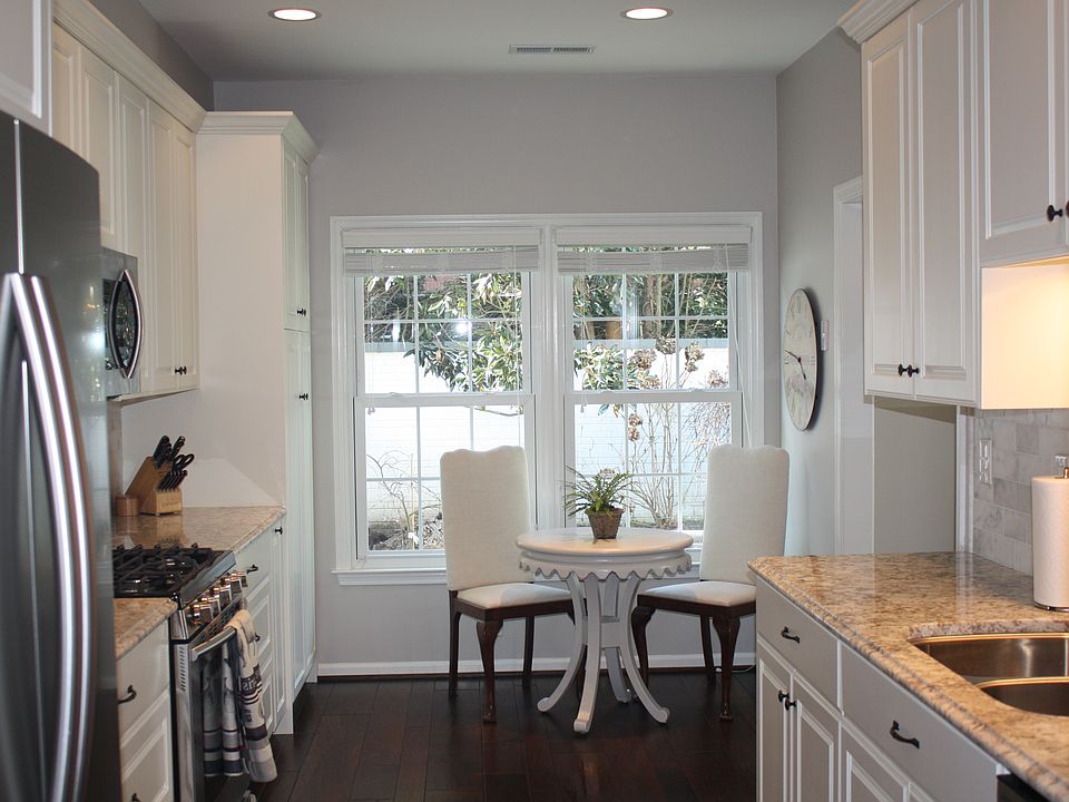 1st image of 925 Royal Cove Way