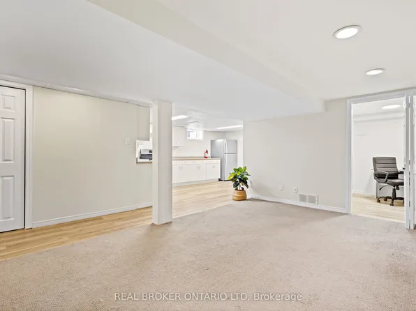 13 Thornton Ave #2, Welland, ON L3B 3A2