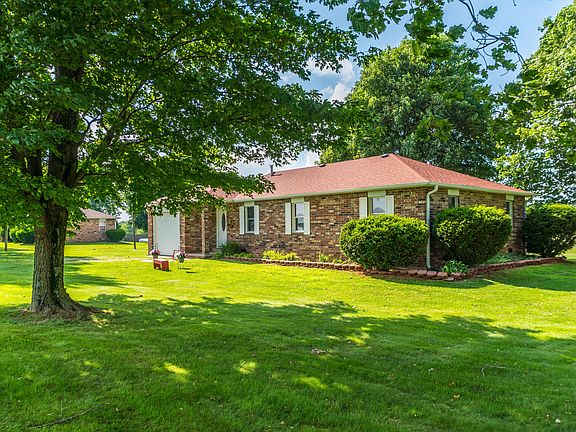 3rd image of 1017 W Farm Road 48