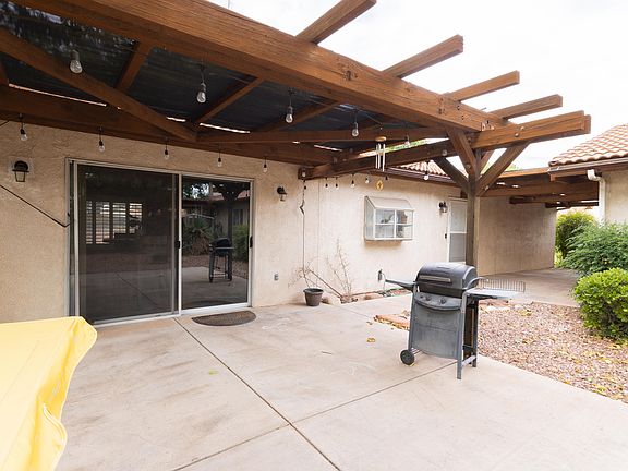 3rd image of 320 N Sunflower Dr APT 21