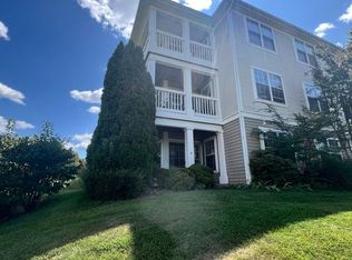 8091 Lacy Dr APT 102, Manassas, VA