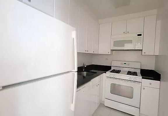 3rd image of 884 3rd Ave #12C