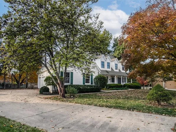 2913 SW 11th St, Lees Summit, MO 64081