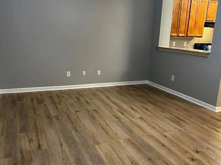 4201 High Park Ln — Photo 2