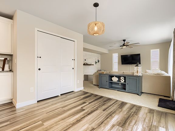 3rd image of 10717 Luneth Dr
