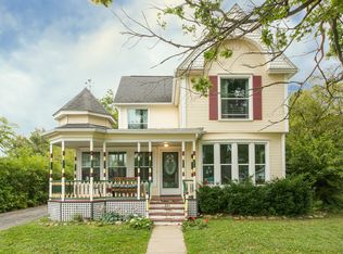 221 S 2nd St, Fowlerville, MI