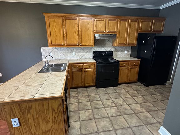 5th image of 1820 Jade Ave