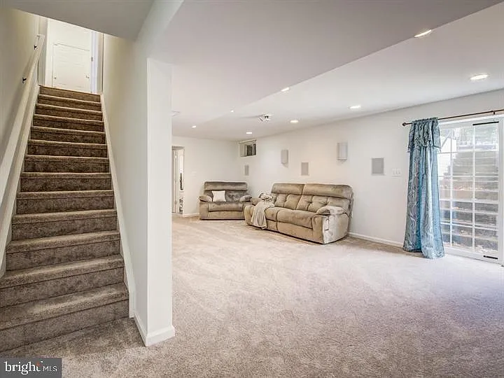 5 Regal Ct — Photo 26