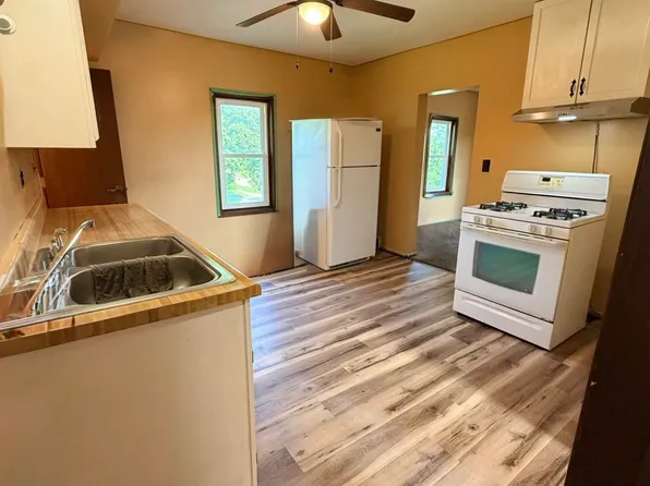 (undisclosed Address), Rockford, IL 61104