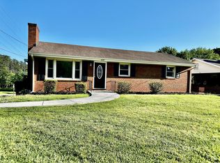 1637 Eanes Rd, Roanoke, VA 24014