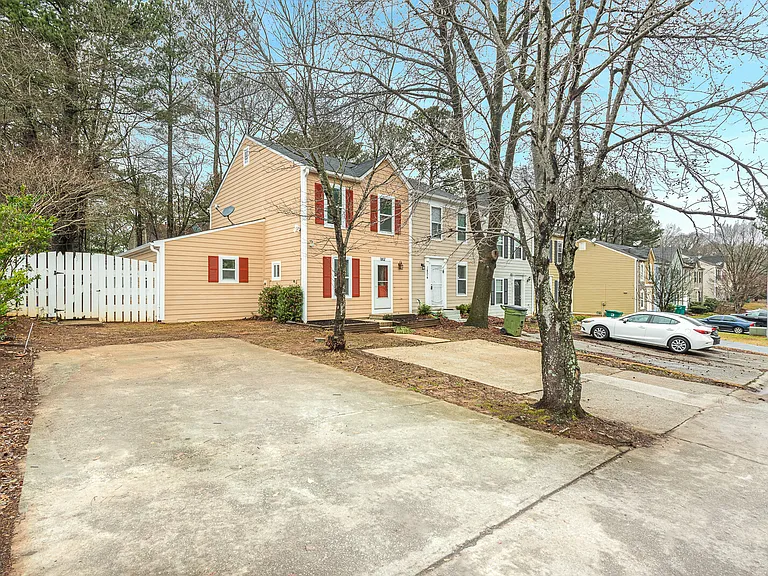 1802 Cumberland Valley Pl SE — Photo 3
