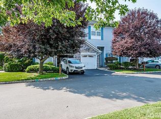 29 Hanna Ln, Laurence Harbor, NJ 08879